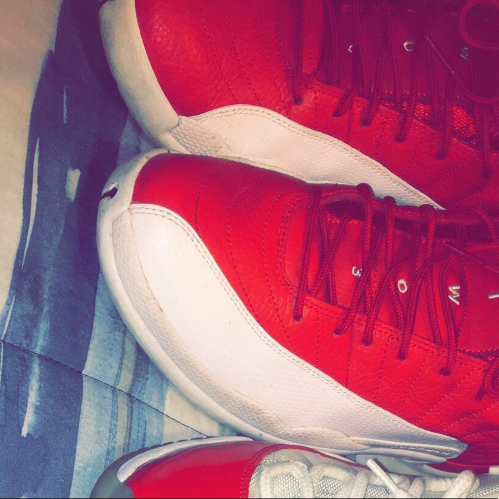 Basketball shoes